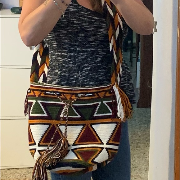 Beautiful Handmade, Hand Woven Multicolored Bag. - Picture 5 of 8